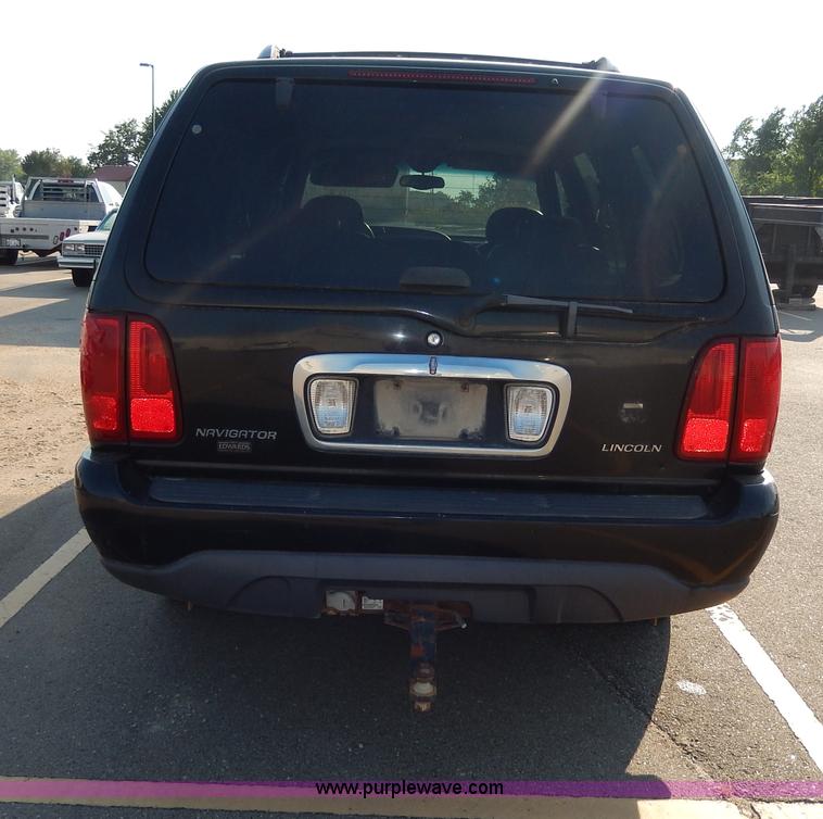 image for item I4359 1998 Lincoln Navigator SUV