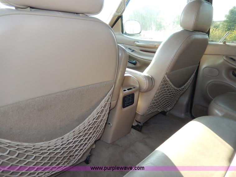 image for item I4359 1998 Lincoln Navigator SUV
