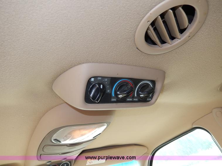 image for item I4359 1998 Lincoln Navigator SUV