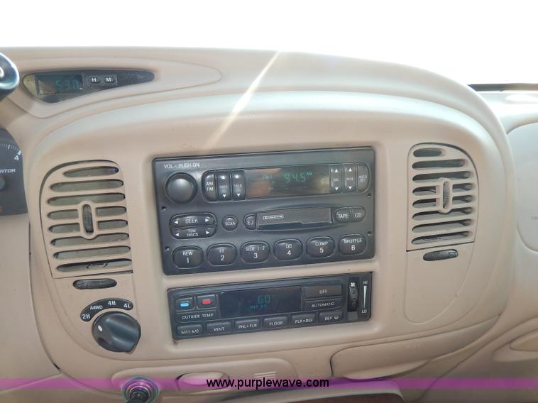 image for item I4359 1998 Lincoln Navigator SUV