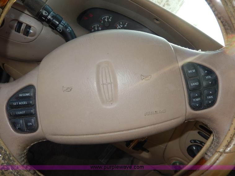 image for item I4359 1998 Lincoln Navigator SUV