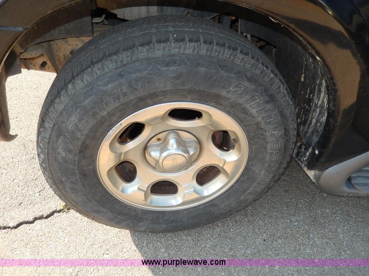 image for item I4359 1998 Lincoln Navigator SUV