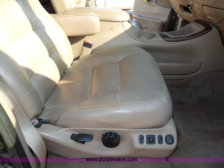 image for item I4359 1998 Lincoln Navigator SUV