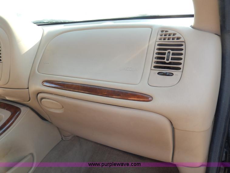 image for item I4359 1998 Lincoln Navigator SUV