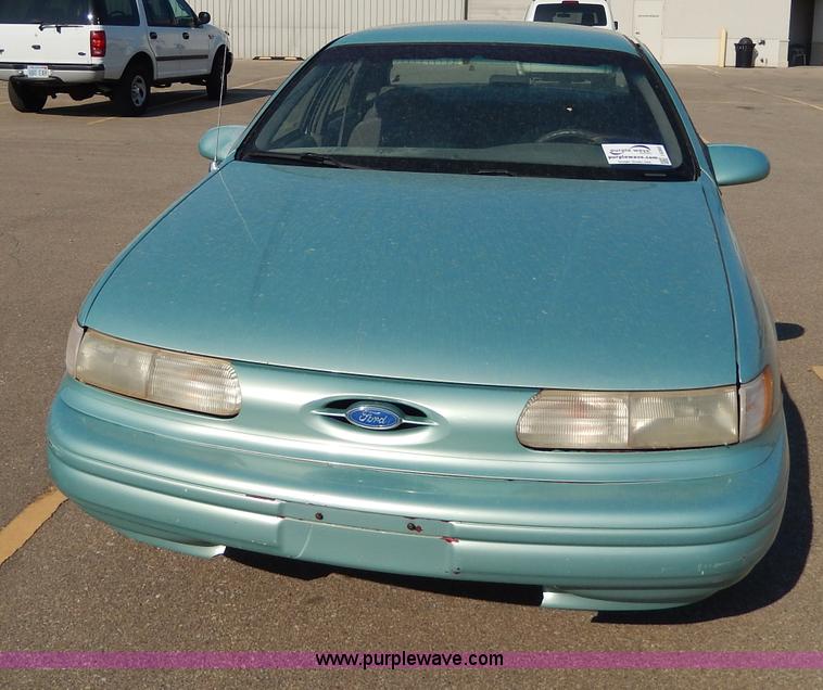 image for item I4360 1994 Ford Taurus GL