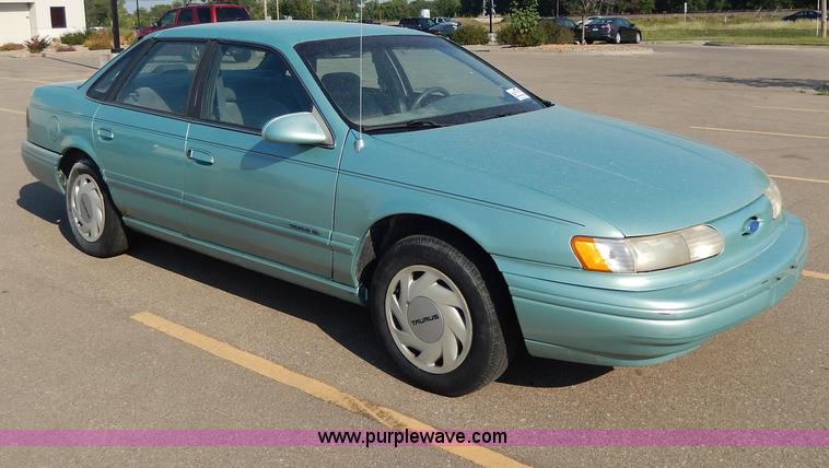 image for item I4360 1994 Ford Taurus GL
