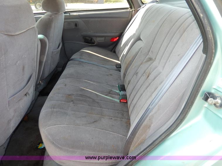 image for item I4360 1994 Ford Taurus GL