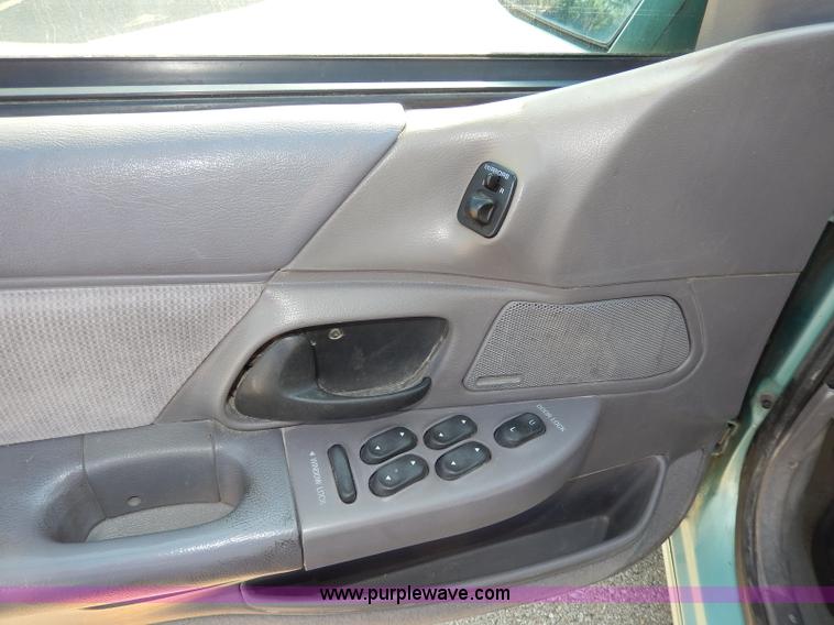 image for item I4360 1994 Ford Taurus GL