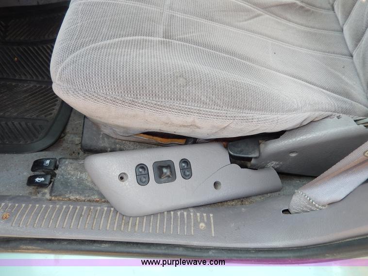 image for item I4360 1994 Ford Taurus GL