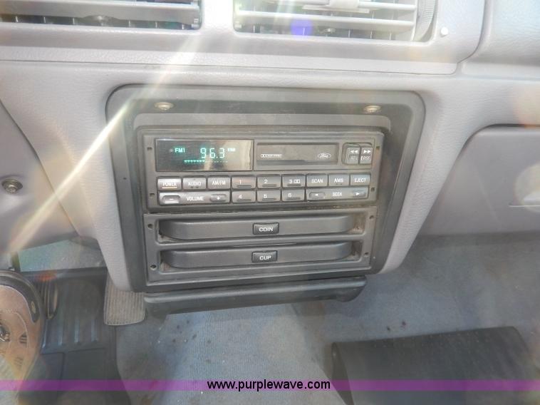 image for item I4360 1994 Ford Taurus GL