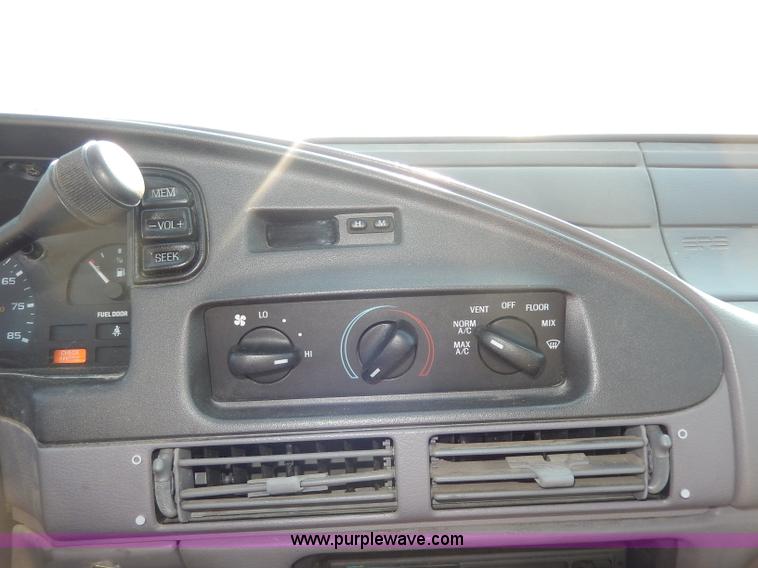 image for item I4360 1994 Ford Taurus GL