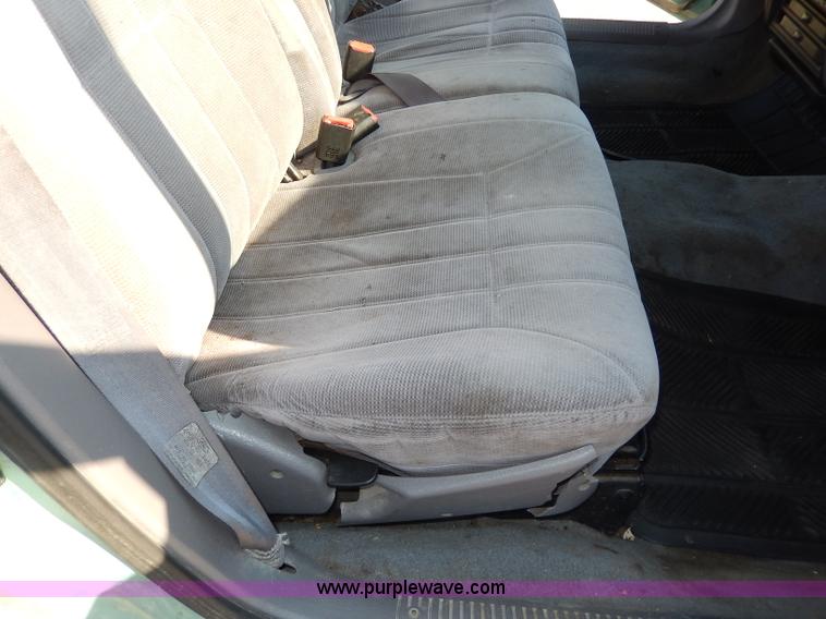 image for item I4360 1994 Ford Taurus GL