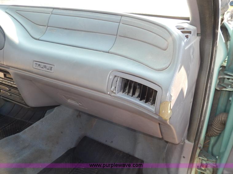 image for item I4360 1994 Ford Taurus GL