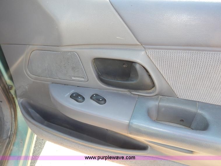 image for item I4360 1994 Ford Taurus GL