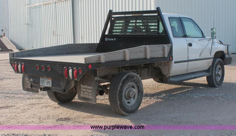 image for item I8094 1995 Dodge Ram 2500 ST Club Cab flatbed truck