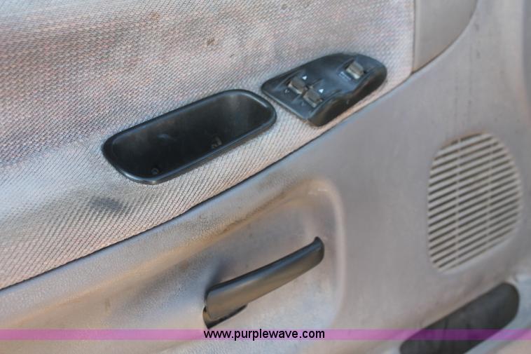 image for item I8094 1995 Dodge Ram 2500 ST Club Cab flatbed truck