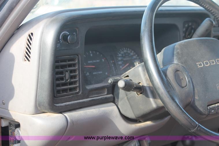 image for item I8094 1995 Dodge Ram 2500 ST Club Cab flatbed truck