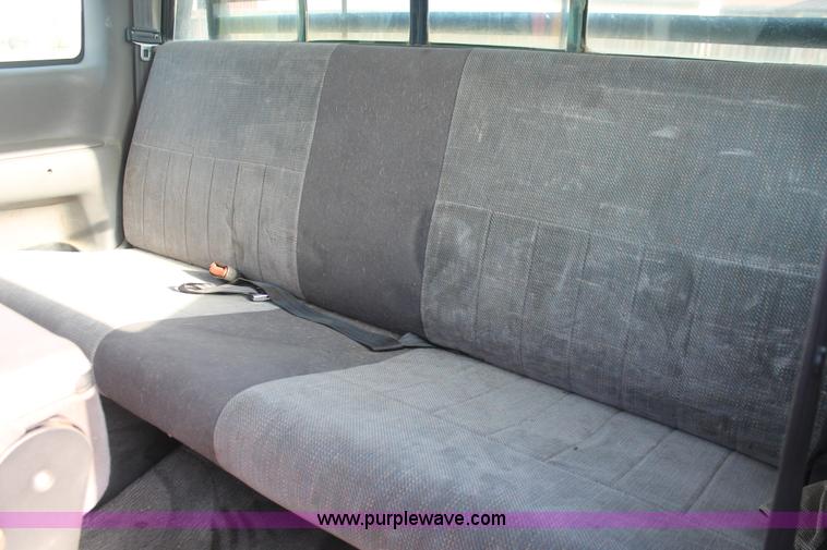 image for item I8094 1995 Dodge Ram 2500 ST Club Cab flatbed truck