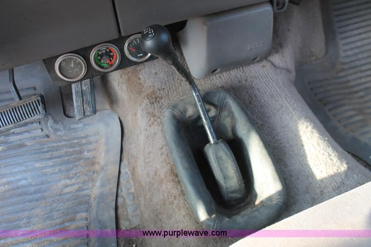 image for item I8094 1995 Dodge Ram 2500 ST Club Cab flatbed truck