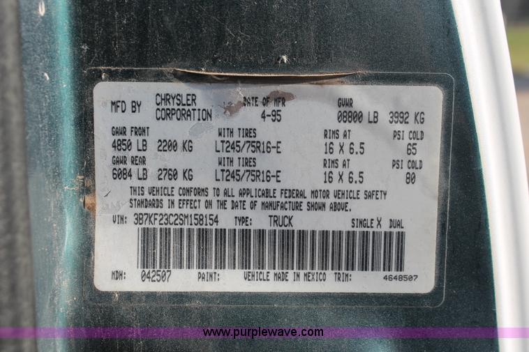 image for item I8094 1995 Dodge Ram 2500 ST Club Cab flatbed truck