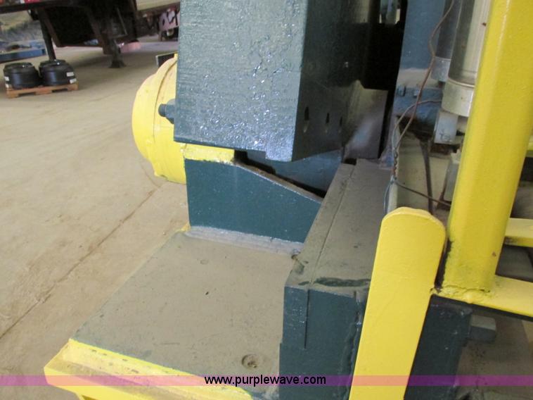 image for item Z9232 Hill-Acme 25H hydraulic scrap shear