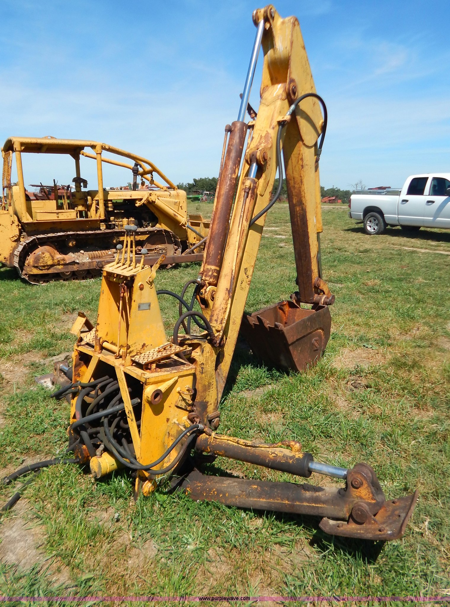 Case 33 backhoe attachment in Verona, MO Item B5805 sold Purple Wave