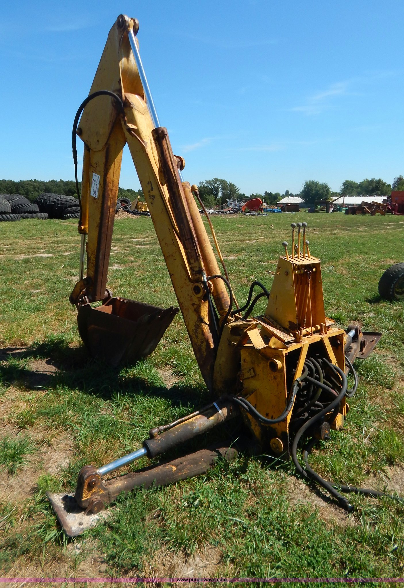 Case 33 backhoe attachment in Verona, MO Item B5805 sold Purple Wave