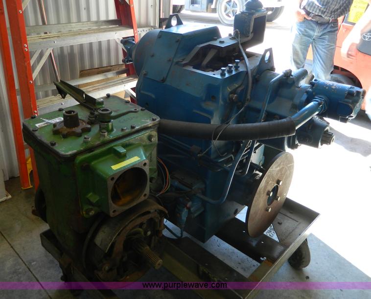 image for item AD9039 Ford/Versitile V946 transmission