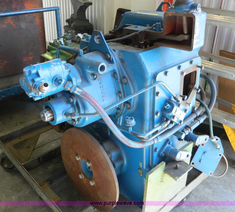 image for item AD9039 Ford/Versitile V946 transmission