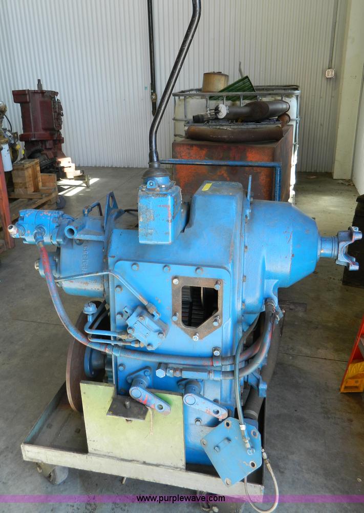 image for item AD9039 Ford/Versitile V946 transmission