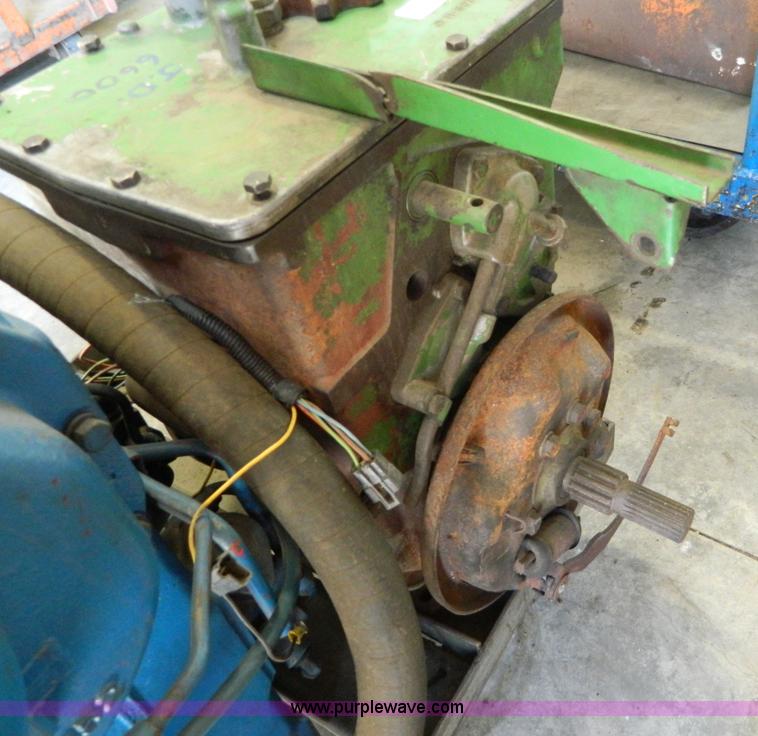 image for item AD9039 Ford/Versitile V946 transmission