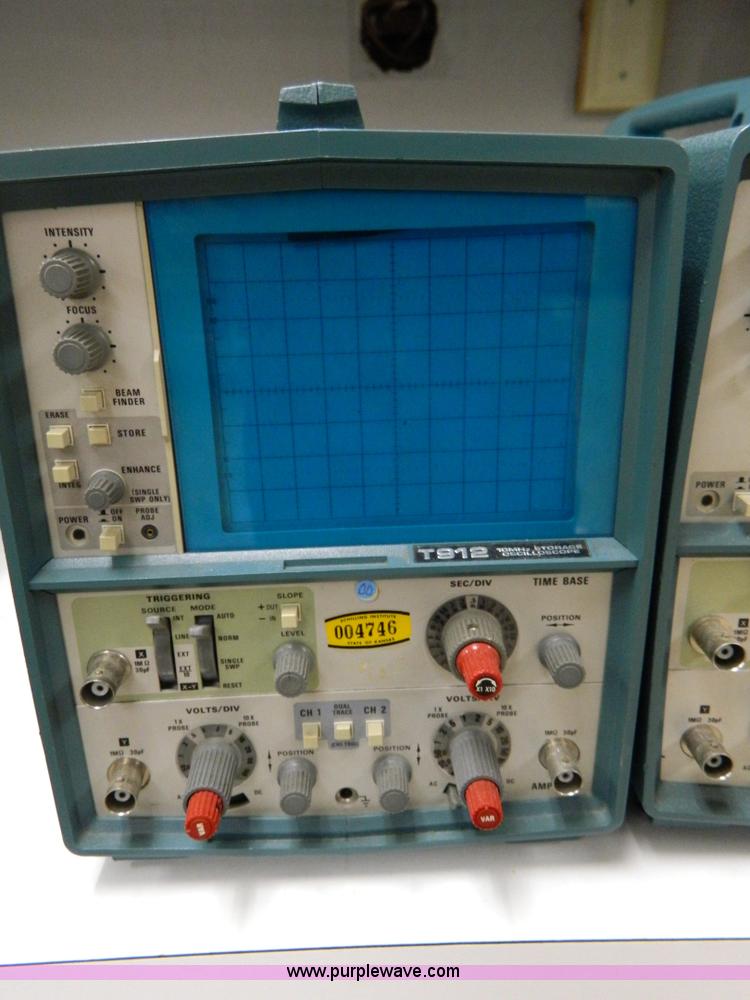 image for item AD9106 (4) Tetronix T922 oscilloscopes