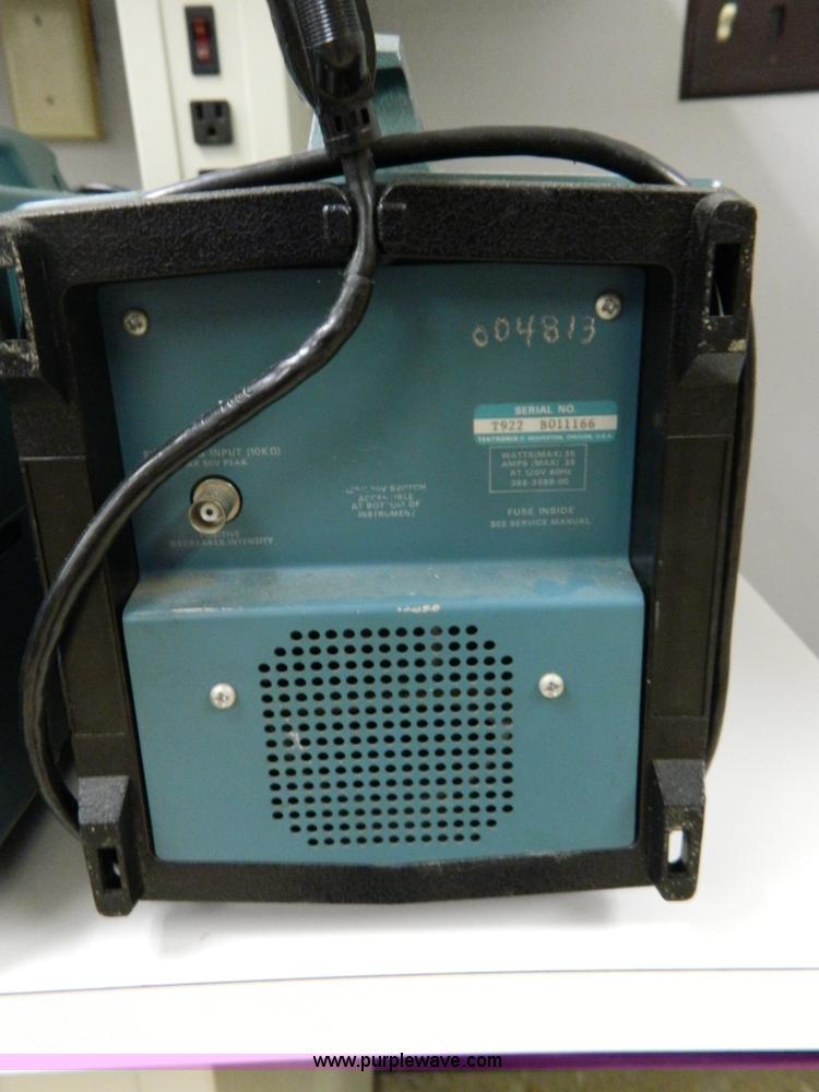 image for item AD9106 (4) Tetronix T922 oscilloscopes