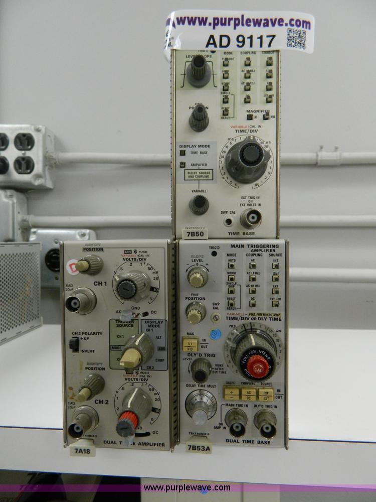 image for item AD9117 Tektronix amps