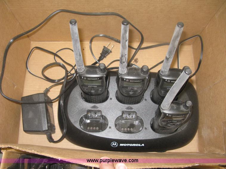 image for item AN9505 Assorted CB radios