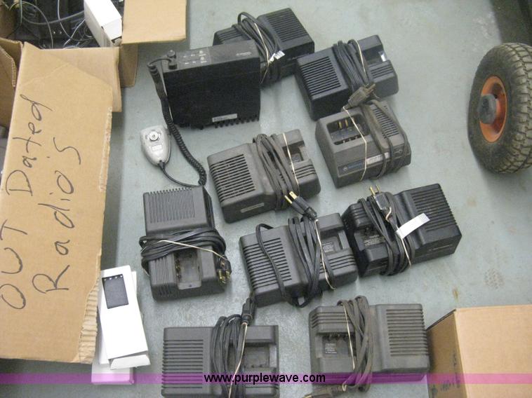 image for item AN9505 Assorted CB radios