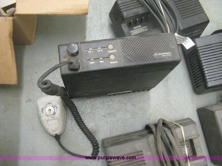 image for item AN9505 Assorted CB radios