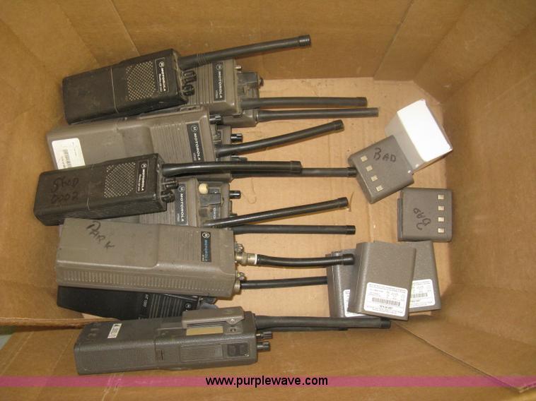 image for item AN9505 Assorted CB radios