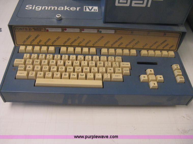 image for item AN9507 Signmaker IVB vinyl cutter