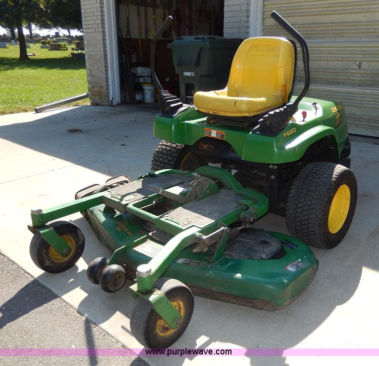 image for item AV9519 John Deere F620 ZTrak lawn mower