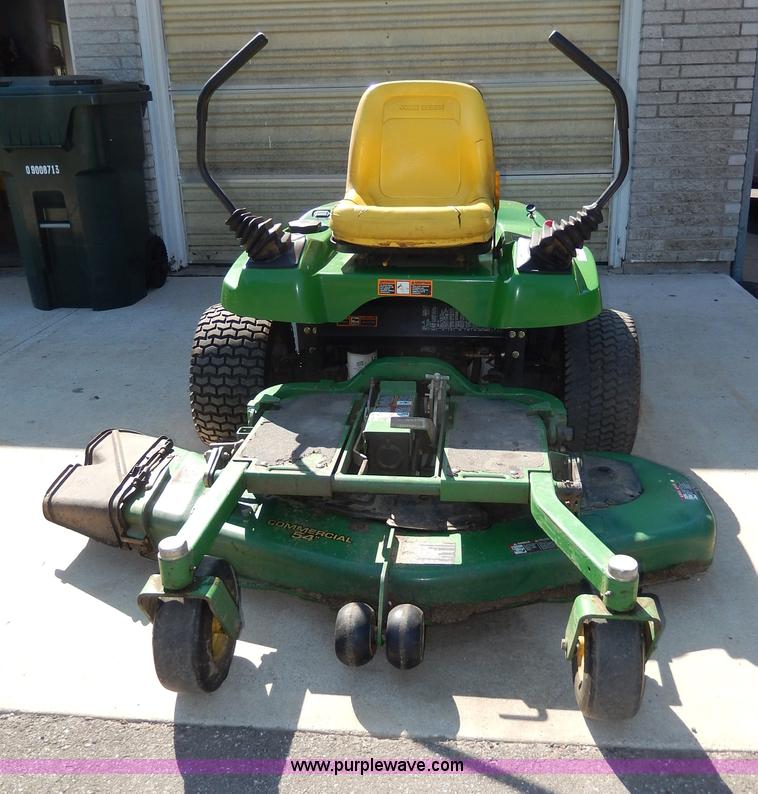 image for item AV9519 John Deere F620 ZTrak lawn mower