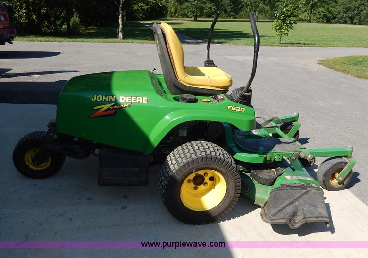image for item AV9519 John Deere F620 ZTrak lawn mower