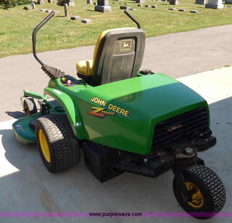 image for item AV9519 John Deere F620 ZTrak lawn mower