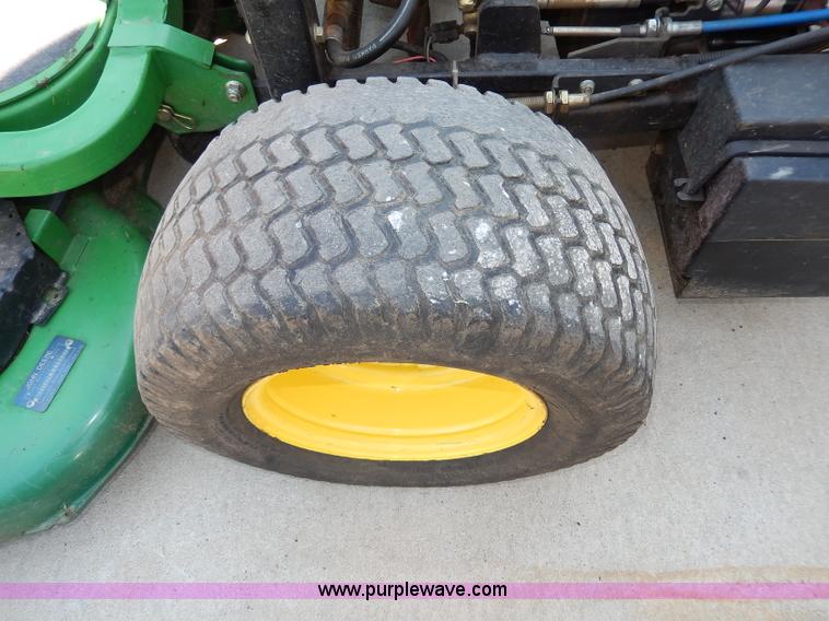 image for item AV9519 John Deere F620 ZTrak lawn mower