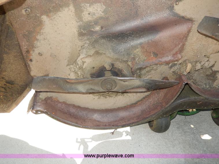 image for item AV9519 John Deere F620 ZTrak lawn mower