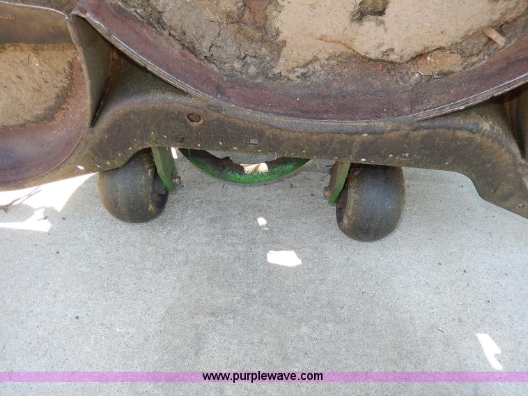 image for item AV9519 John Deere F620 ZTrak lawn mower