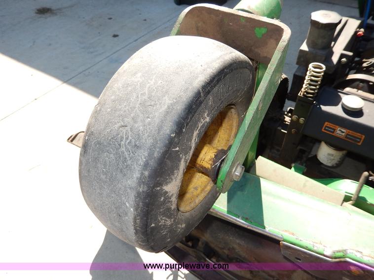 image for item AV9519 John Deere F620 ZTrak lawn mower