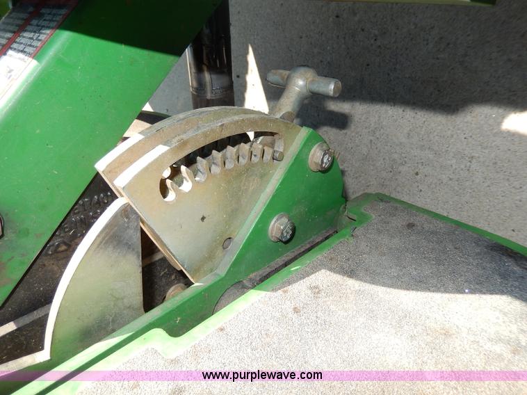 image for item AV9519 John Deere F620 ZTrak lawn mower