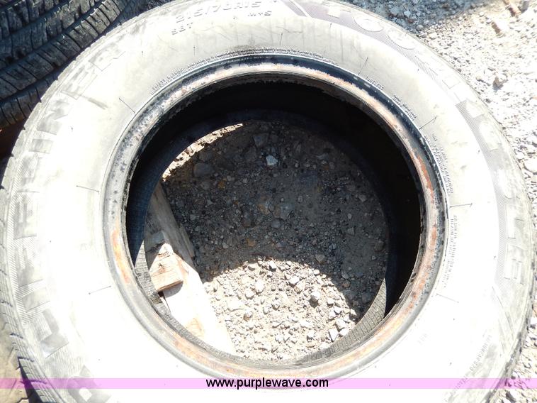 image for item AV9523 (4) used assorted tires