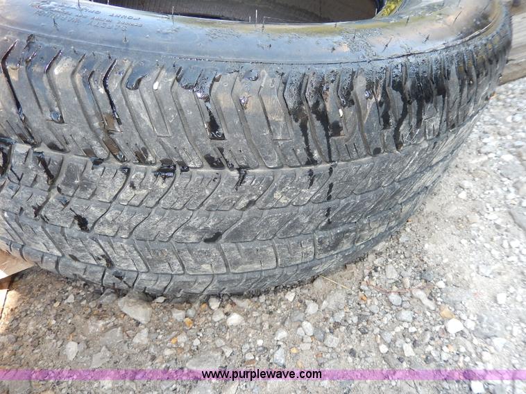 image for item AV9523 (4) used assorted tires